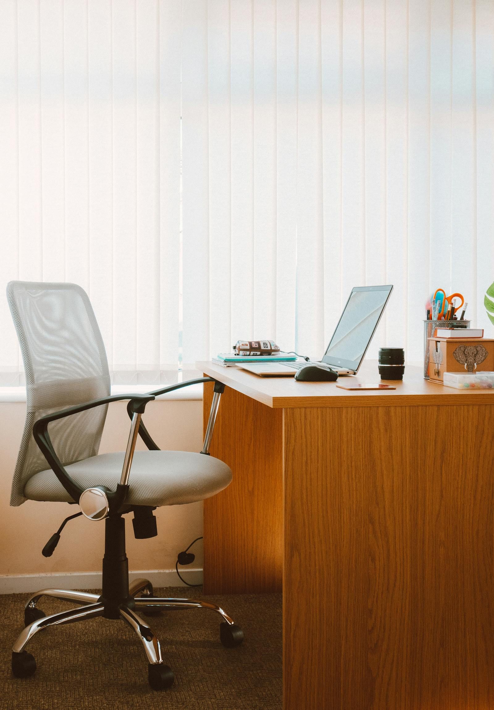 How Much Does an Office Chair Weigh? Typical Weights by Type