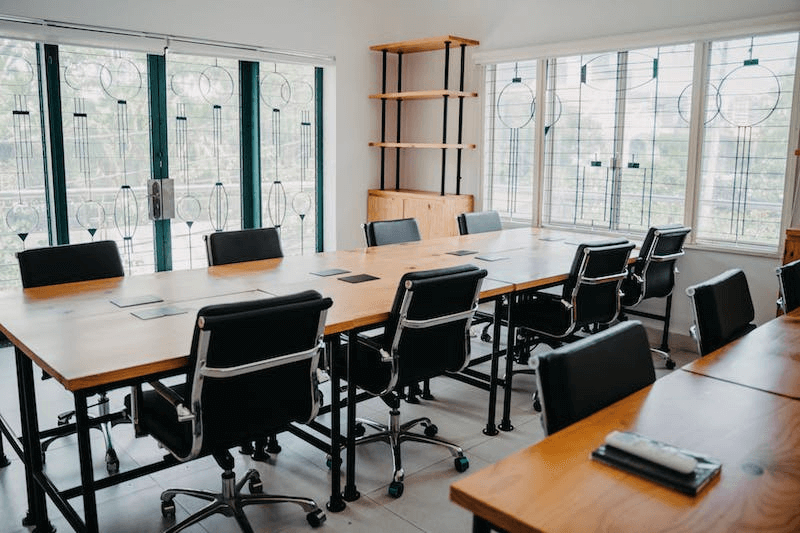 Finding the chair that support your spine is important to remain your posture