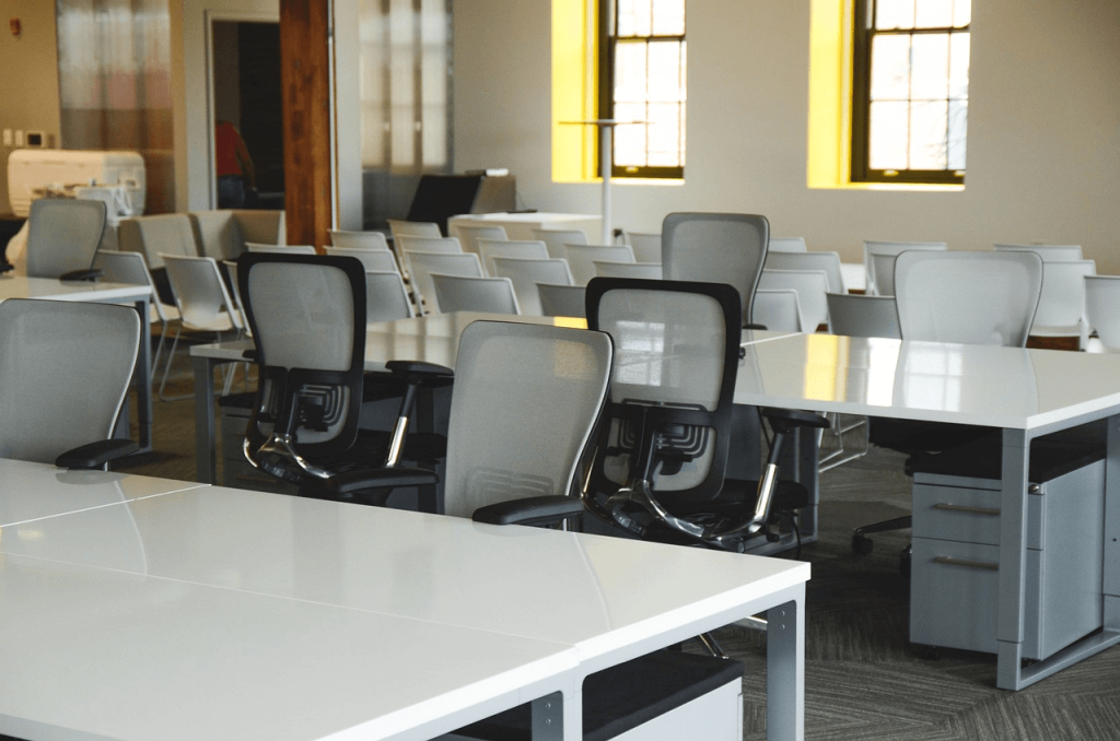 Ergonomic office seats are a good choice