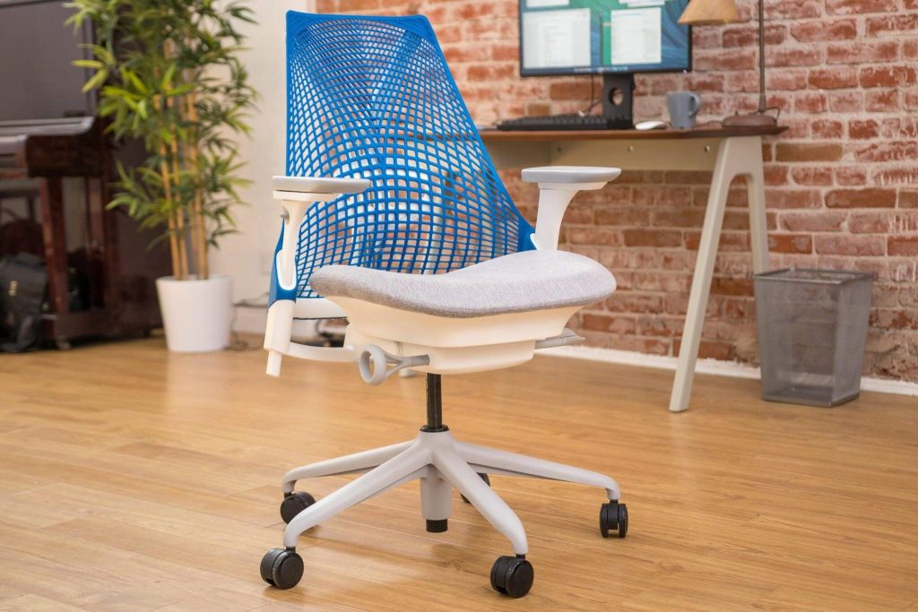 Office chair with lumber support